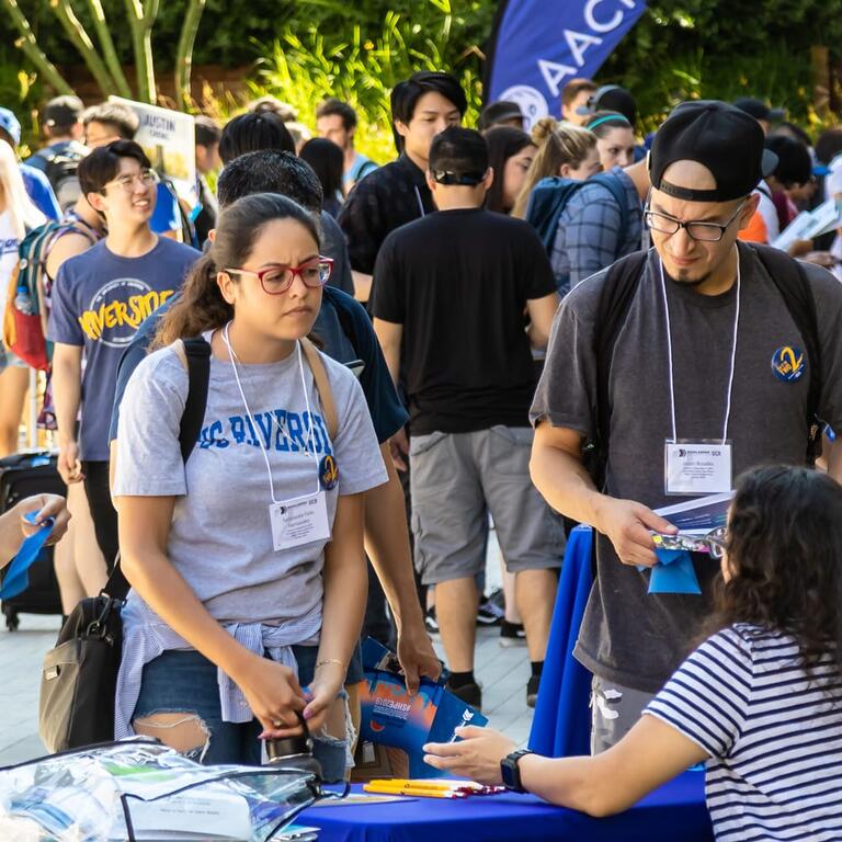 UCR students visiting club and organizations